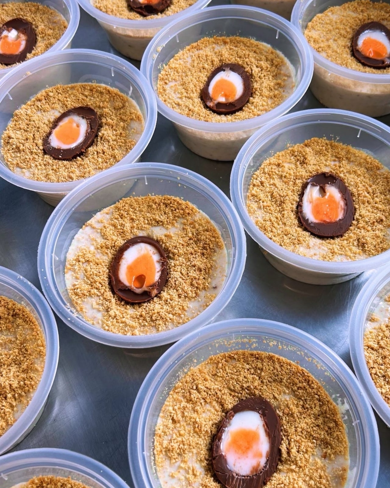 x2 Creme Egg Protein Oats 465kcal, 65g carb, 9g fat, 30g protein (Wed/Thur - Delivery)