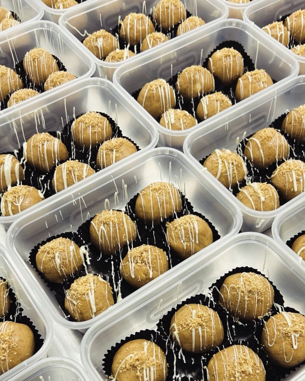 Milky Bar Protein Ball 157kcal, 14g carb, 7g fat, 10g protein - Per Ball (Wed/Thur - Delivery)