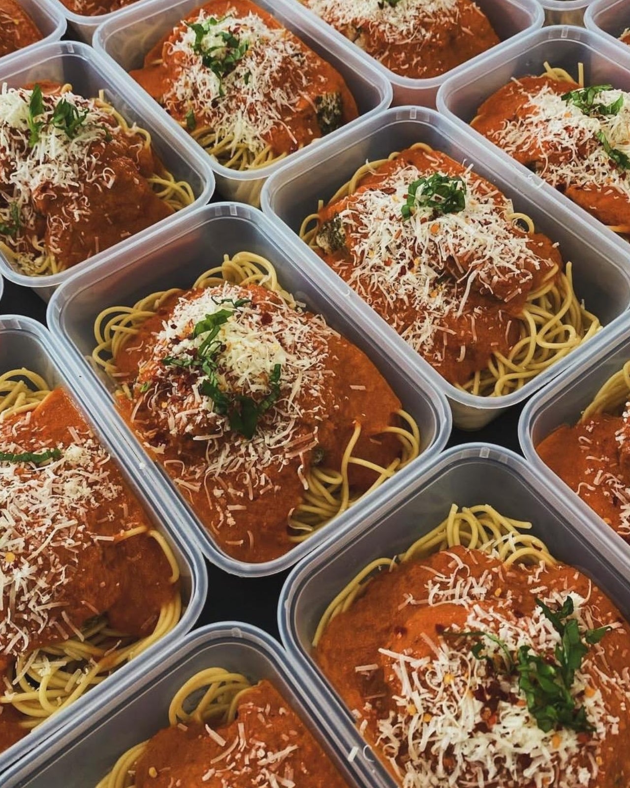 Roasted Red Pepper Chicken Spaghetti 514kcal, 58g carb, 10g fat, 40g protein (Wed/Thur - Delivery)
