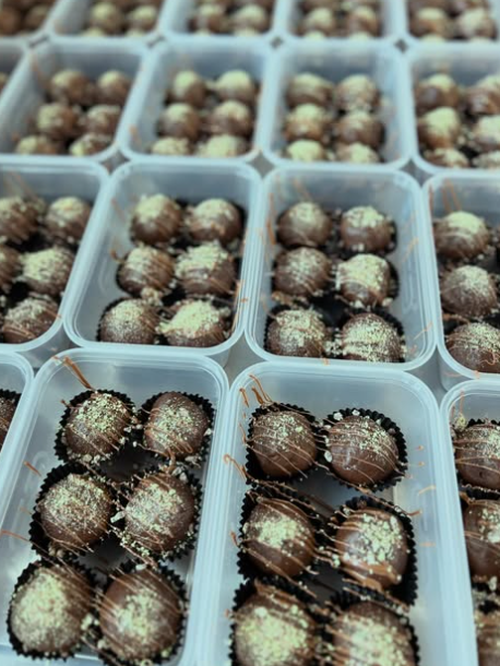 Mint Choc Chip Protein Balls 169kcal, 17g carb, 7g fat, 9g protein - per ball (Sun/Mon - Delivery)
