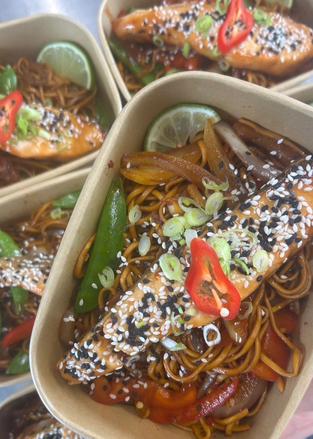 Sweet Chilli Salmon Noodles 656kcal, 71g carb, 23g fat, 36g protein (Sun/Mon - Delivery)